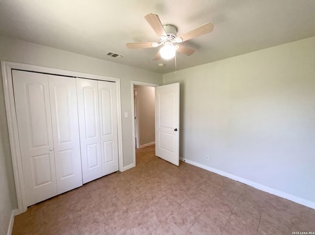 236 LAWTON ST, San Antonio, TX 78237