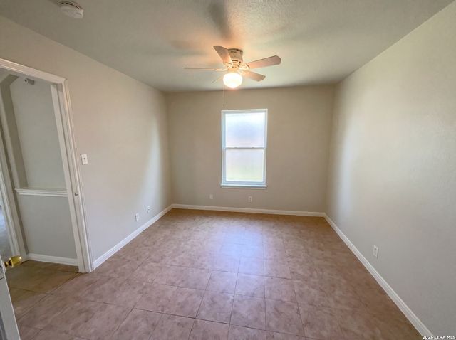 236 LAWTON ST, San Antonio, TX 78237