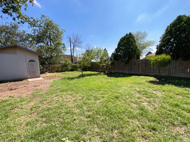236 LAWTON ST, San Antonio, TX 78237