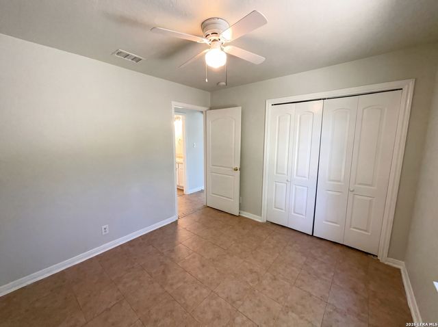 236 LAWTON ST, San Antonio, TX 78237