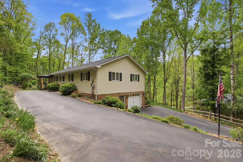 648 Cool Woods Drive, Boone, NC 28607