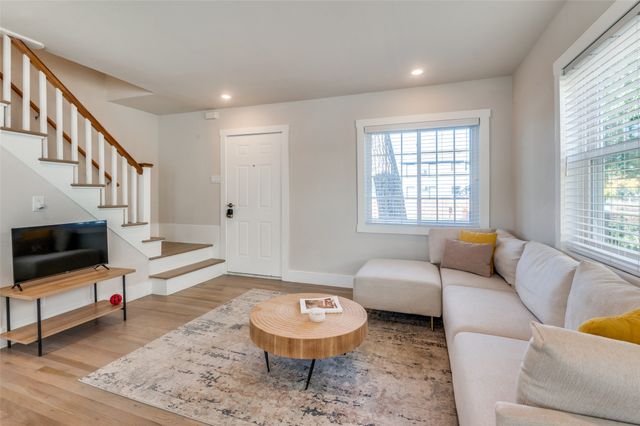 706 Cedar Hill Avenue, Dallas, TX 75208