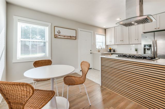 706 Cedar Hill Avenue, Dallas, TX 75208