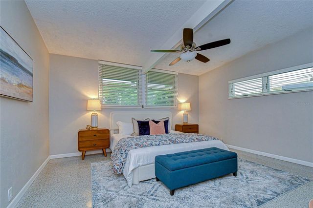 1901 OXFORD STREET N, St Petersburg, FL 33710
