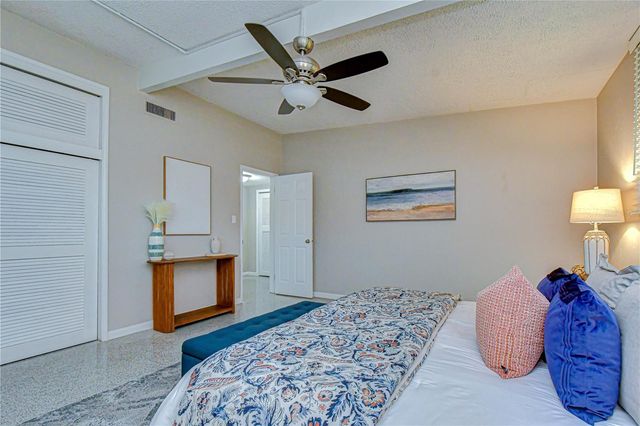 1901 OXFORD STREET N, St Petersburg, FL 33710