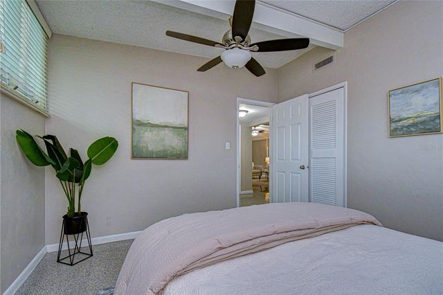 1901 OXFORD STREET N, St Petersburg, FL 33710
