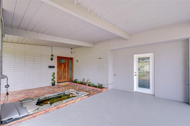 1901 OXFORD STREET N, St Petersburg, FL 33710