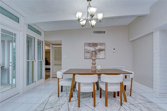 1901 OXFORD STREET N, St Petersburg, FL 33710