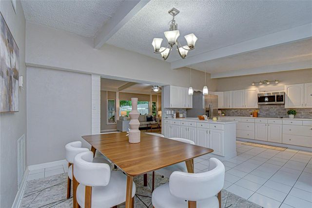 1901 OXFORD STREET N, St Petersburg, FL 33710