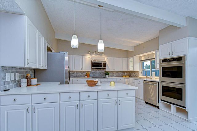 1901 OXFORD STREET N, St Petersburg, FL 33710