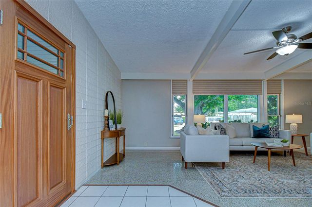 1901 OXFORD STREET N, St Petersburg, FL 33710