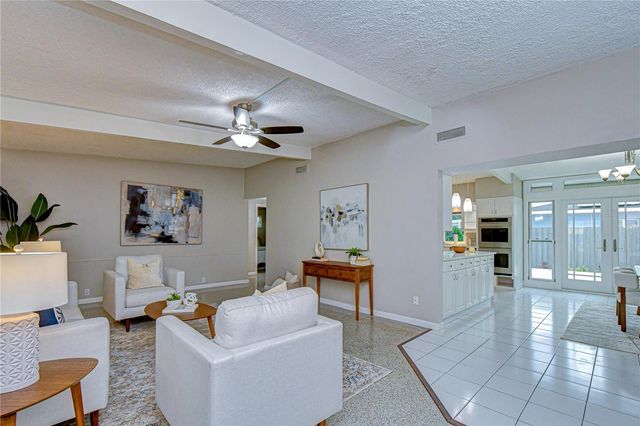 1901 OXFORD STREET N, St Petersburg, FL 33710