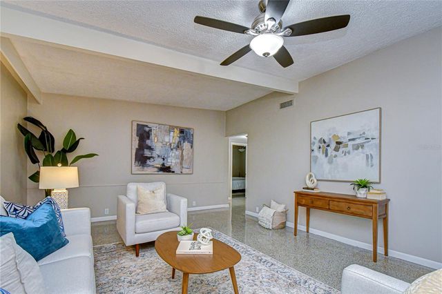 1901 OXFORD STREET N, St Petersburg, FL 33710