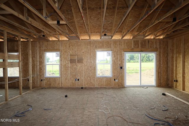 925 Creekside Lane, Bowling Green, OH 43402