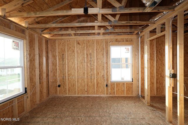925 Creekside Lane, Bowling Green, OH 43402