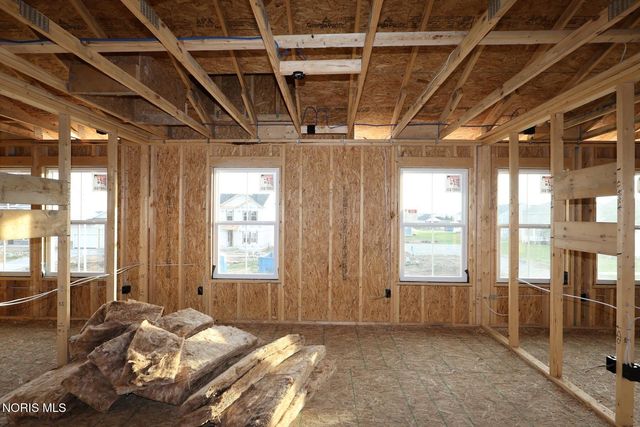 925 Creekside Lane, Bowling Green, OH 43402