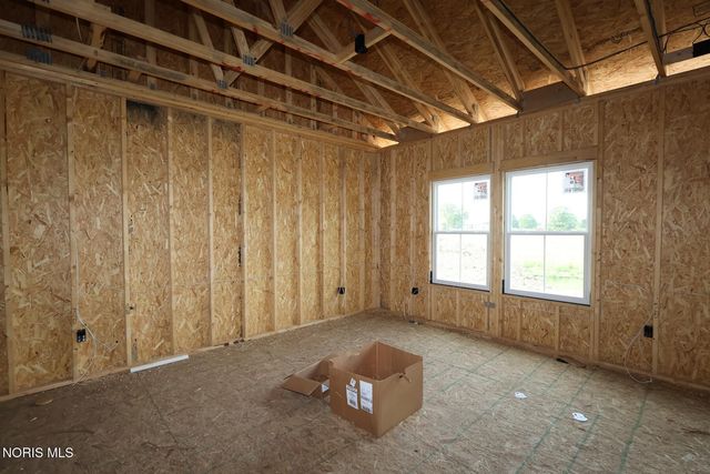 925 Creekside Lane, Bowling Green, OH 43402
