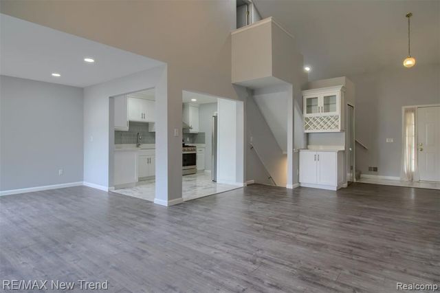 2191 Pleasant Drive, Commerce Twp, MI 48390