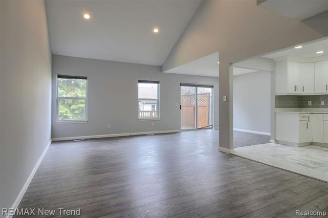 2191 Pleasant Drive, Commerce Twp, MI 48390