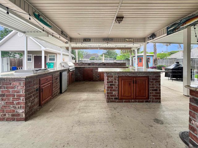 25949 Orleans Ave, Denham Springs, LA 70726