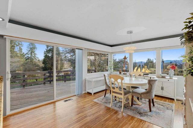 1305 NE Roseana Drive, Grants Pass, OR 97526