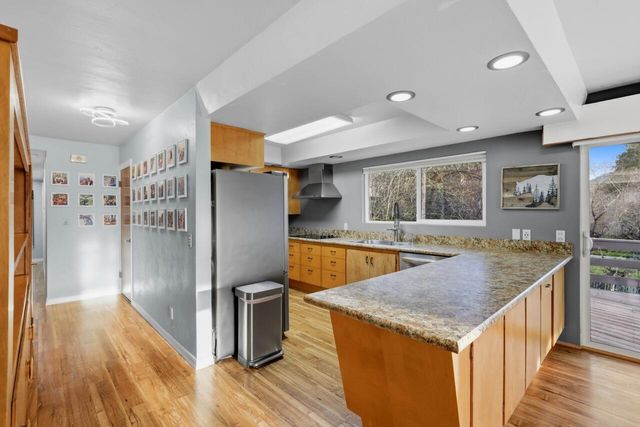 1305 NE Roseana Drive, Grants Pass, OR 97526