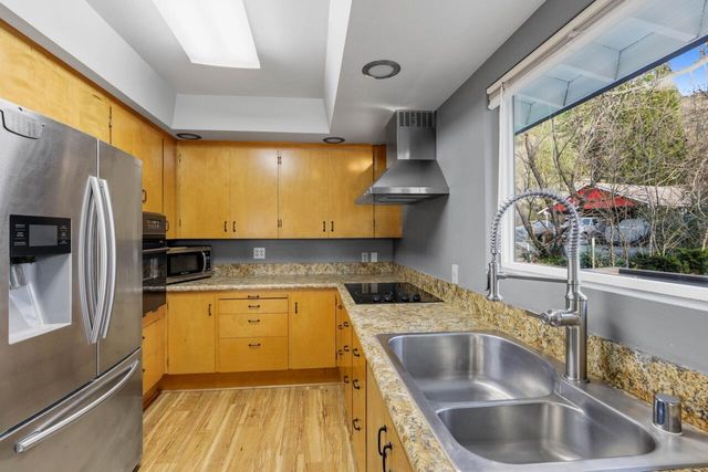 1305 NE Roseana Drive, Grants Pass, OR 97526