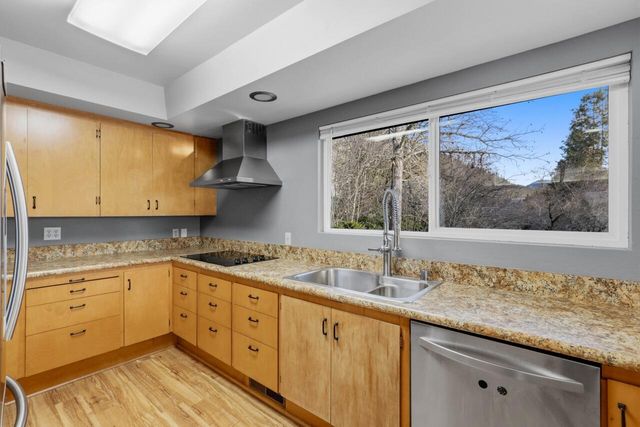 1305 NE Roseana Drive, Grants Pass, OR 97526