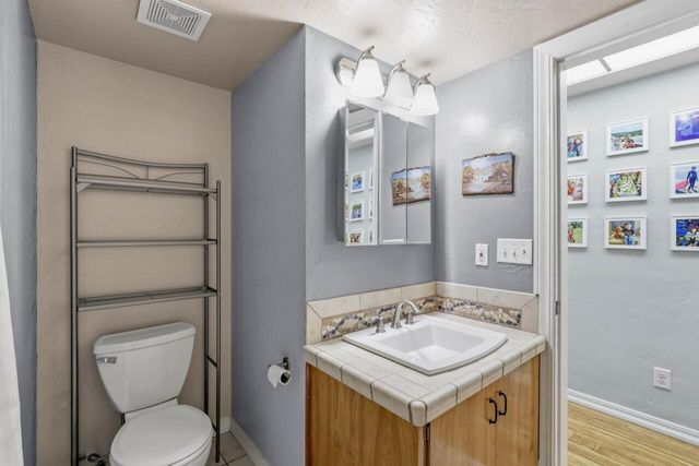 1305 NE Roseana Drive, Grants Pass, OR 97526