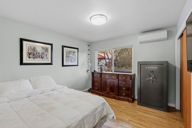 1305 NE Roseana Drive, Grants Pass, OR 97526