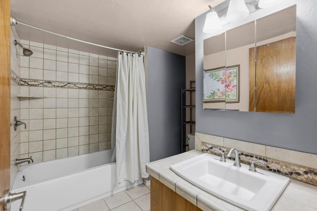 1305 NE Roseana Drive, Grants Pass, OR 97526