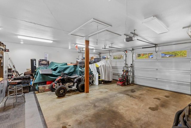 1305 NE Roseana Drive, Grants Pass, OR 97526