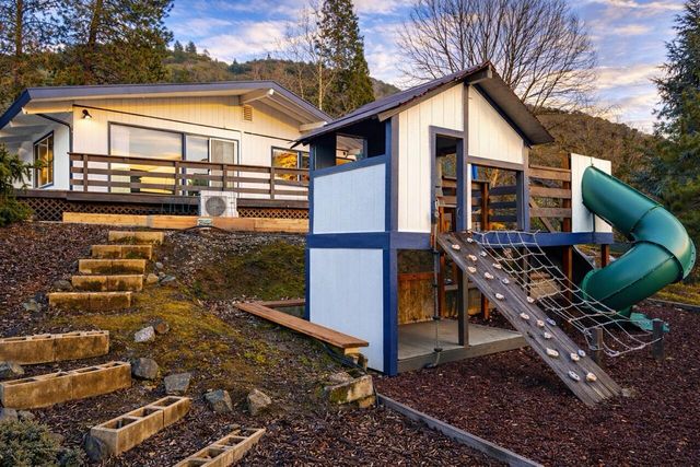 1305 NE Roseana Drive, Grants Pass, OR 97526