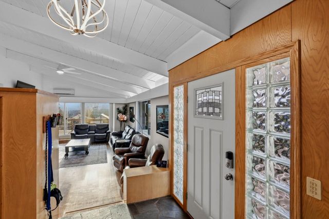 1305 NE Roseana Drive, Grants Pass, OR 97526