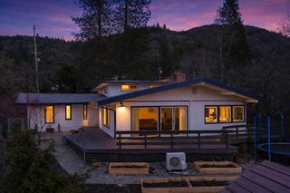 1305 NE Roseana Drive, Grants Pass, OR 97526