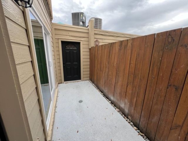 967 Memorial Village Drive 91, Houston, TX 77024