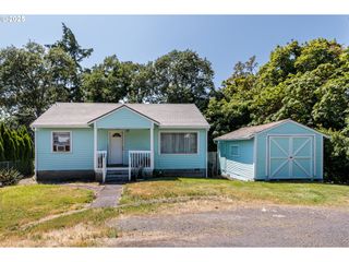 215 S 8TH St, St Helens, OR 97051