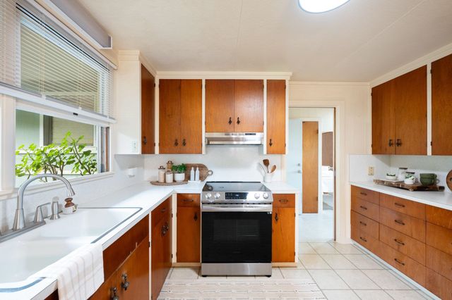 408 Copp Rd, Kula, HI 96790