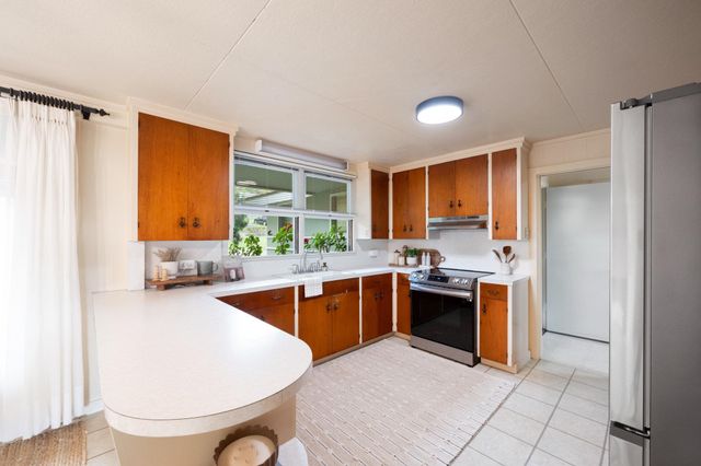 408 Copp Rd, Kula, HI 96790