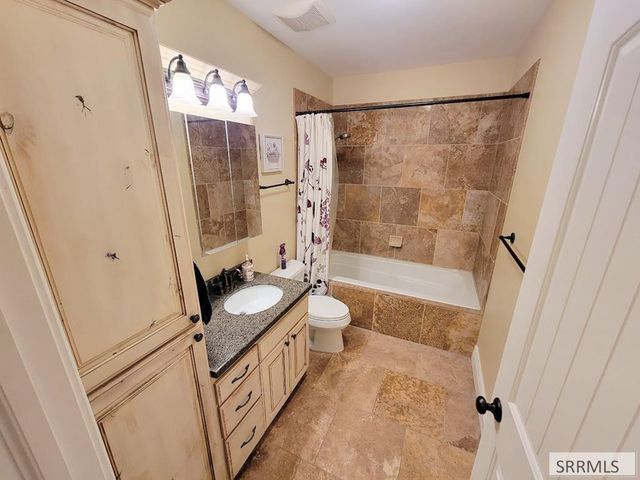 799 Wolfcreek Circle, Idaho Falls, ID 83401