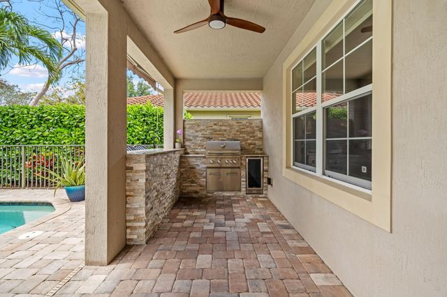 10652 Ivanhoe Lane, Wellington, FL 33414