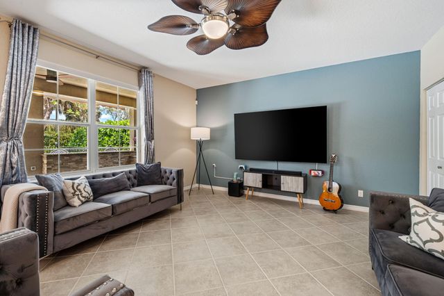 10652 Ivanhoe Lane, Wellington, FL 33414