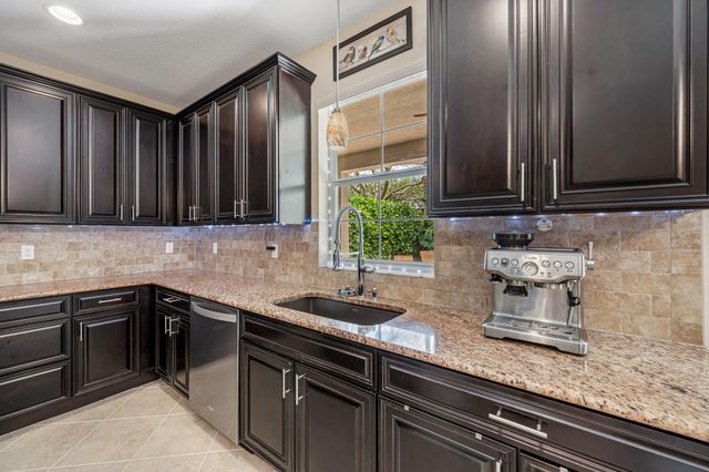 10652 Ivanhoe Lane, Wellington, FL 33414