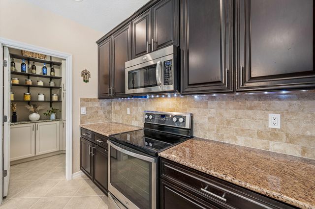 10652 Ivanhoe Lane, Wellington, FL 33414