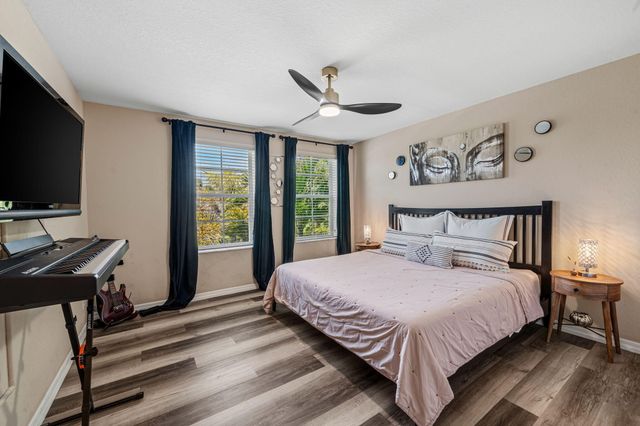 10652 Ivanhoe Lane, Wellington, FL 33414