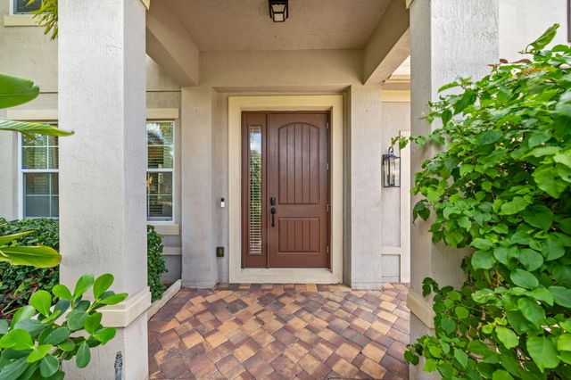 10652 Ivanhoe Lane, Wellington, FL 33414