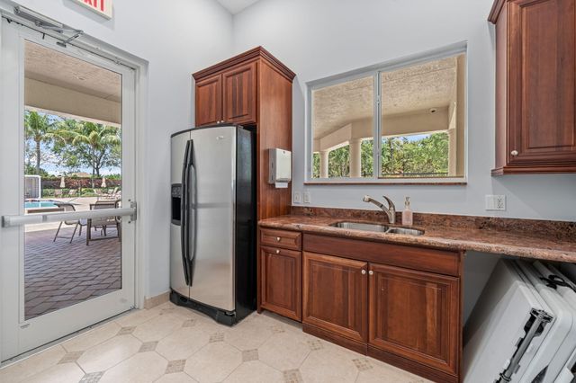 10652 Ivanhoe Lane, Wellington, FL 33414