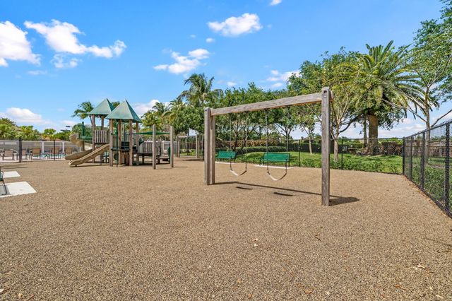 10652 Ivanhoe Lane, Wellington, FL 33414