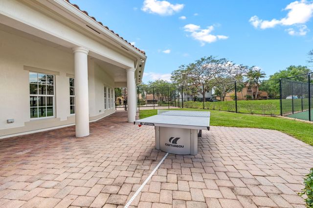 10652 Ivanhoe Lane, Wellington, FL 33414