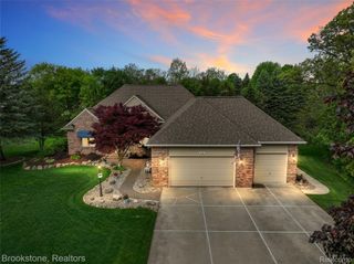 970 Moldovia Drive, White Lake Charter Township, MI 48386